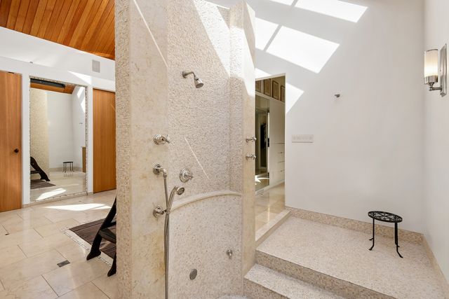 229 W Eugenie Street, Chicago, IL 60614