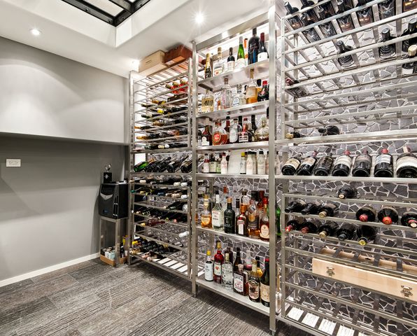 229 W Eugenie Street, Chicago, IL 60614