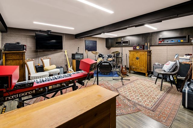 229 W Eugenie Street, Chicago, IL 60614