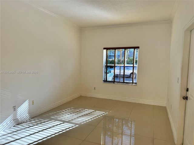 4933 N Harbor Isles Dr 202, Dania Beach, FL 33312