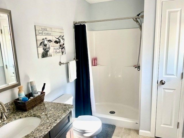 4 Valley View Dr, Spencer, MA 01562