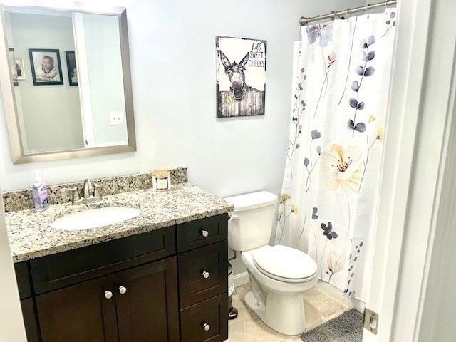 4 Valley View Dr, Spencer, MA 01562