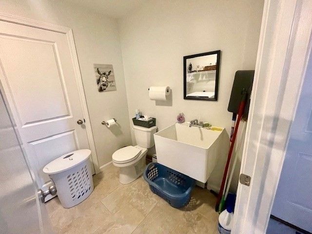 4 Valley View Dr, Spencer, MA 01562