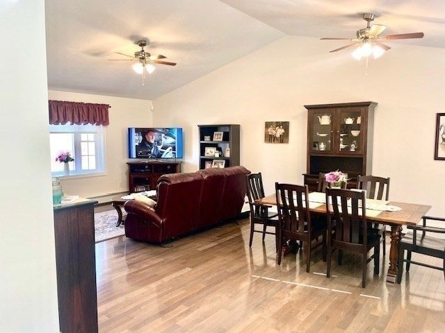 4 Valley View Dr, Spencer, MA 01562