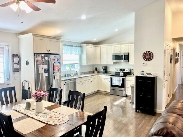 4 Valley View Dr, Spencer, MA 01562