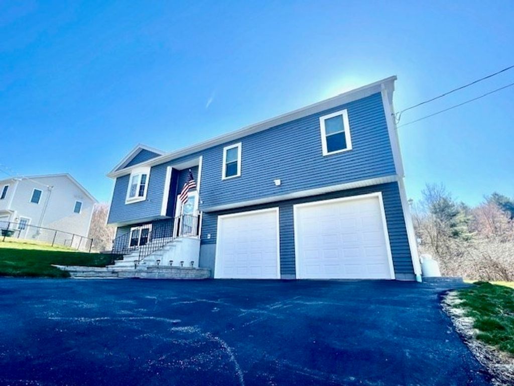 4 Valley View Dr, Spencer, MA 01562
