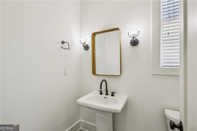 1062 Country Lane NE, Atlanta, GA 30324