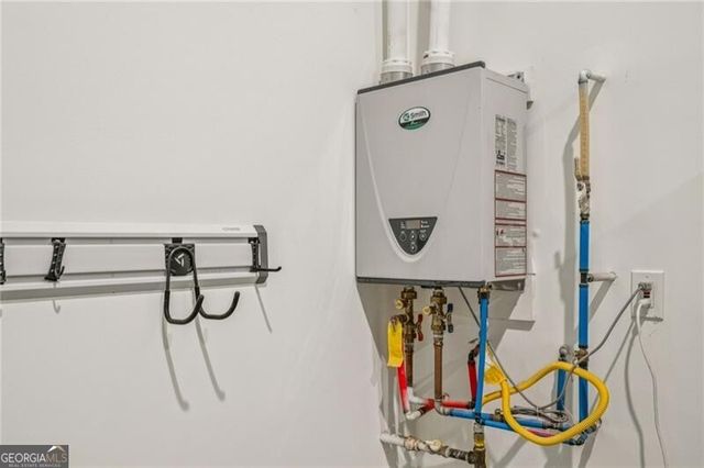 1062 Country Lane NE, Atlanta, GA 30324