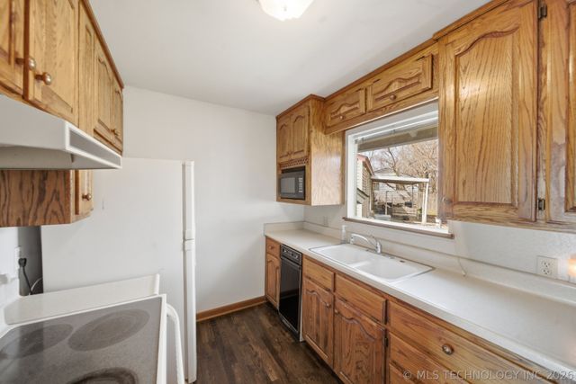 707 E 7th Court, Sand Springs, OK 74063