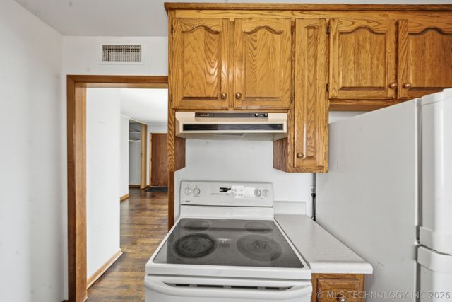 707 E 7th Court, Sand Springs, OK 74063