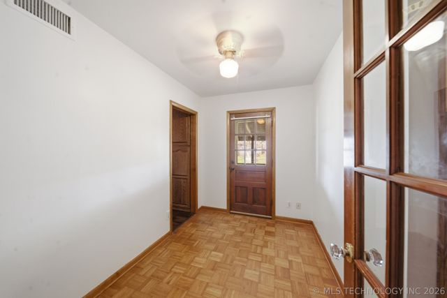 707 E 7th Court, Sand Springs, OK 74063