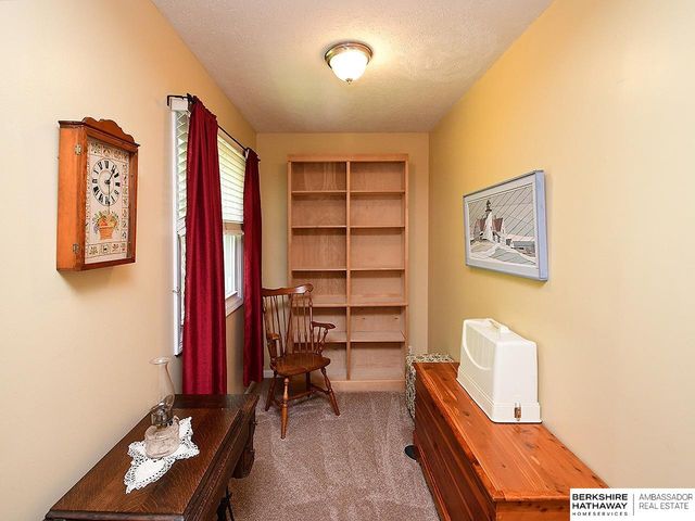 4816 S 160 Street, Omaha, NE 68135