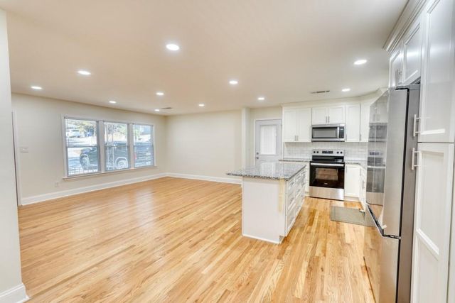 571 Norton SE Circle, Smyrna, GA 30082