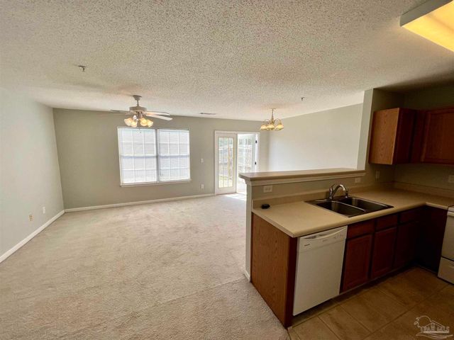 280 Swaying Pine Ct, Crestview, FL 32539