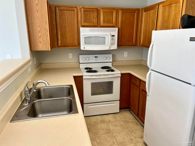 280 Swaying Pine Ct, Crestview, FL 32539