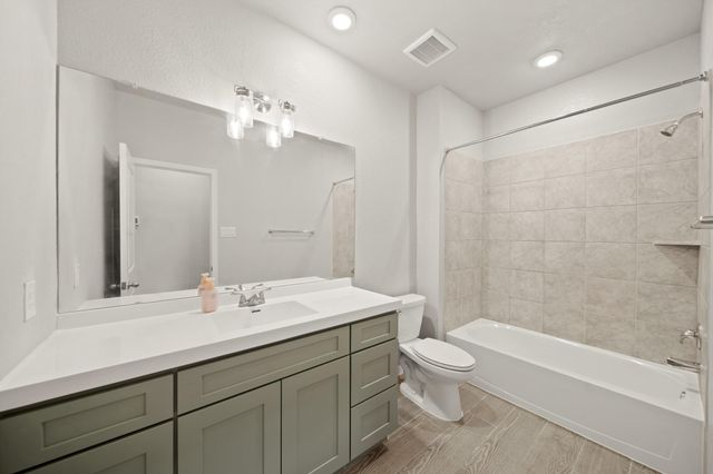 2307 Gentle Breeze Lane, Baytown, TX 77523