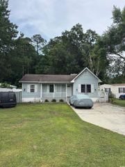 3534 Gordon Dr., Myrtle Beach, SC 29579