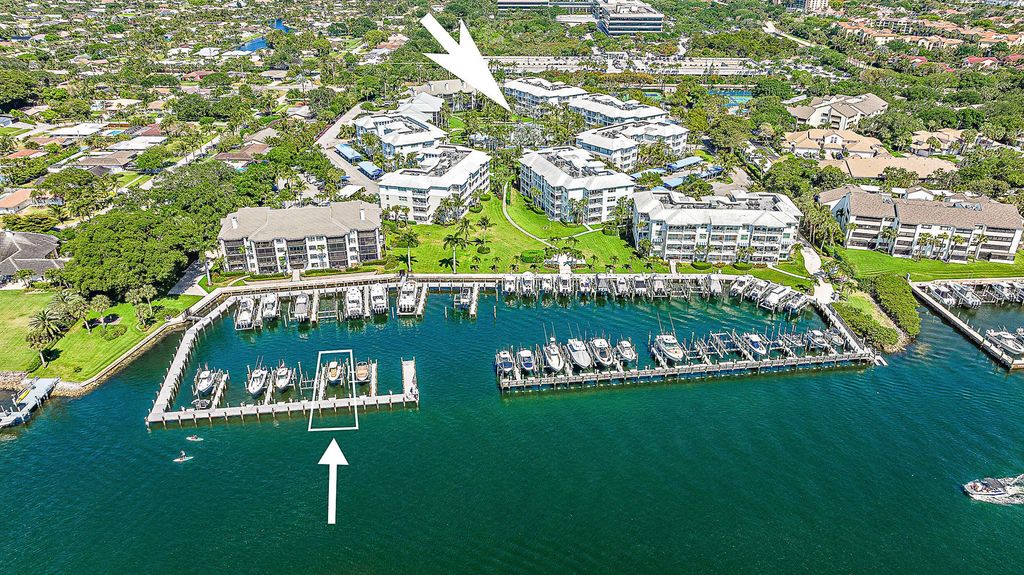 1015 Bay Colony Drive S & Slip 17, Juno Beach, FL 33408