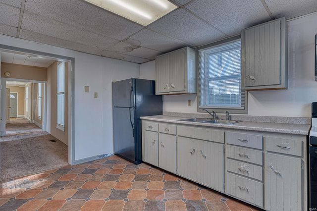 910 N MULBERRY Street, Mount Vernon, IN 47620