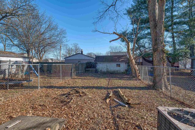 910 N MULBERRY Street, Mount Vernon, IN 47620
