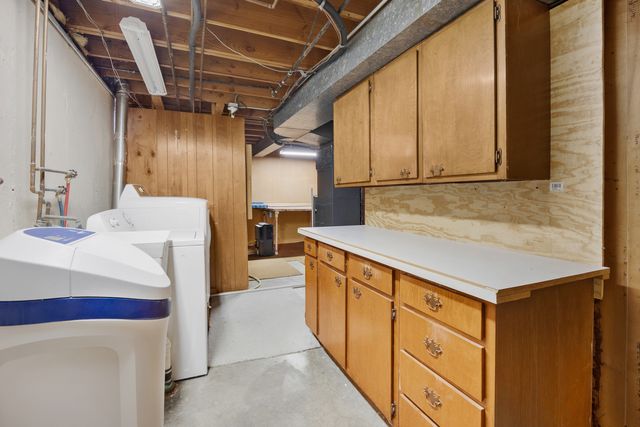 810 Revere Road, South Elgin, IL 60177