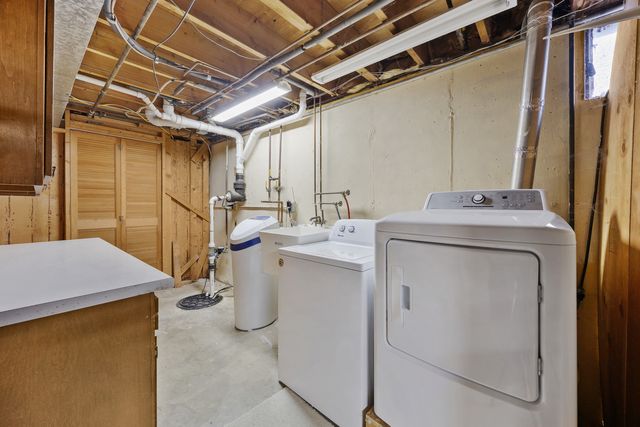 810 Revere Road, South Elgin, IL 60177