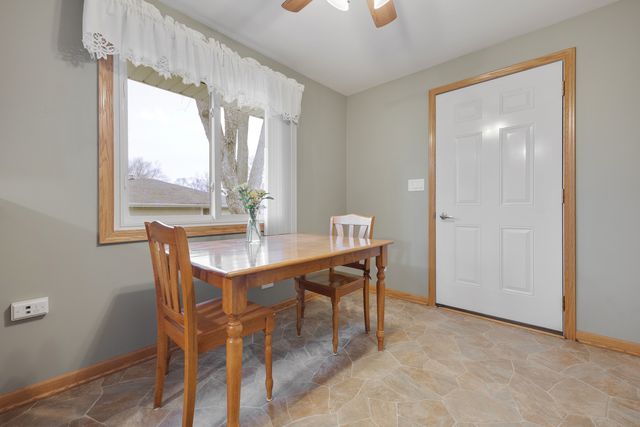 810 Revere Road, South Elgin, IL 60177