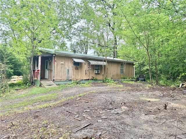 904 Court St, New Castle, PA 16101