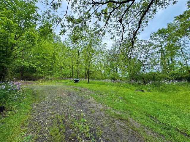 904 Court St, New Castle, PA 16101