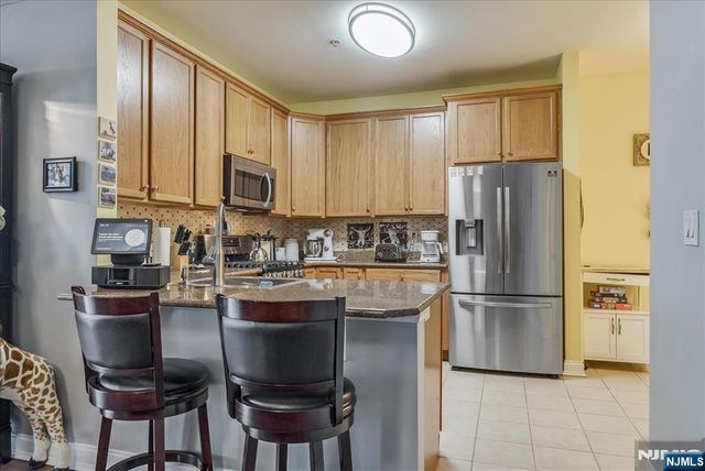 8205 Harcourt 8205, Clifton, NJ 07013