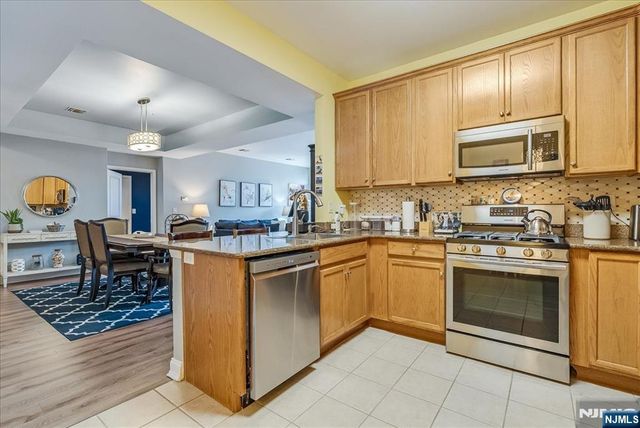 8205 Harcourt 8205, Clifton, NJ 07013