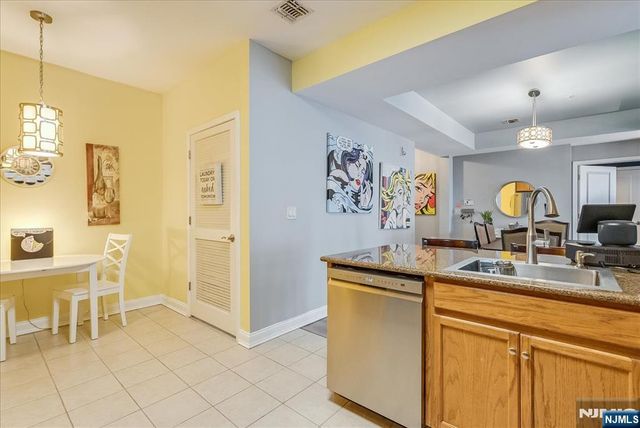 8205 Harcourt 8205, Clifton, NJ 07013