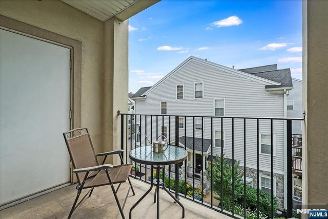 8205 Harcourt 8205, Clifton, NJ 07013