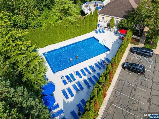 8205 Harcourt 8205, Clifton, NJ 07013