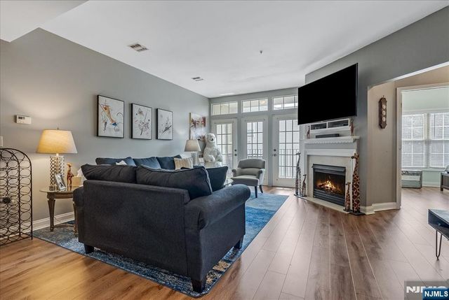 8205 Harcourt 8205, Clifton, NJ 07013