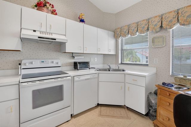 5907 Parkwalk Drive, Boynton Beach, FL 33472