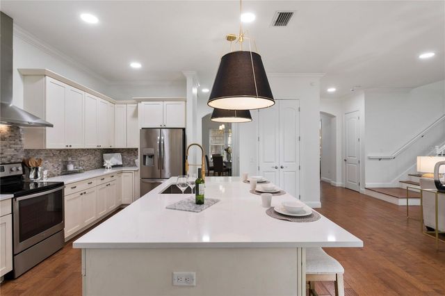 2914 W SAN JOSE STREET, Tampa, FL 33629