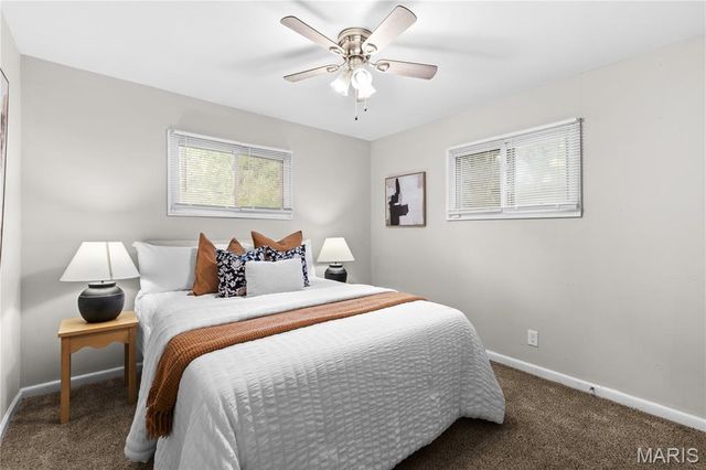 1045 S Waterford Drive, Florissant, MO 63033