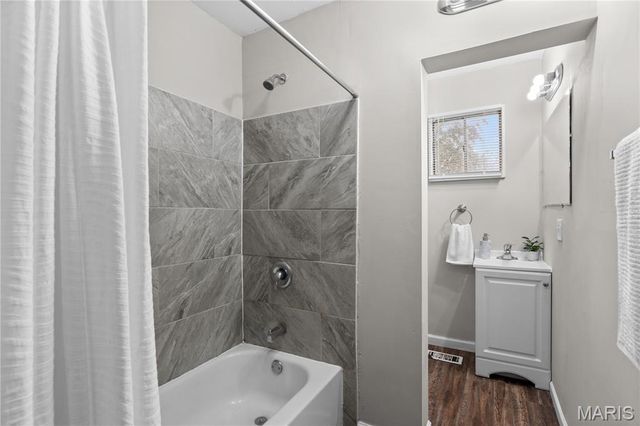 1045 S Waterford Drive, Florissant, MO 63033