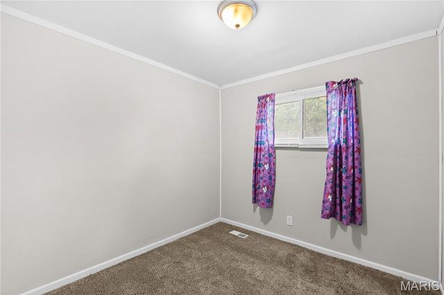 1045 S Waterford Drive, Florissant, MO 63033