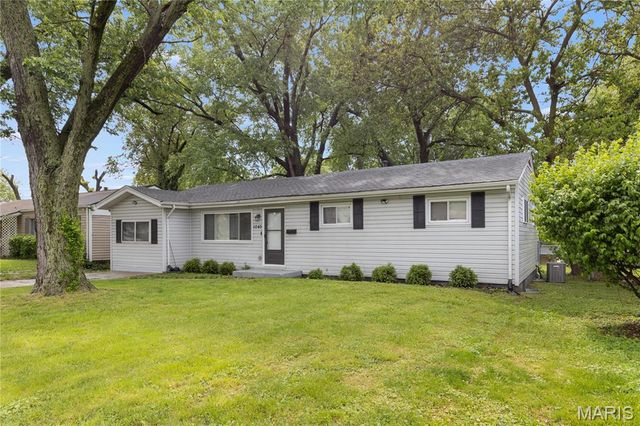 1045 S Waterford Drive, Florissant, MO 63033