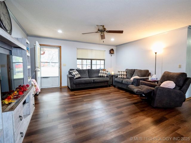 101 Park Drive, Madill, OK 73446