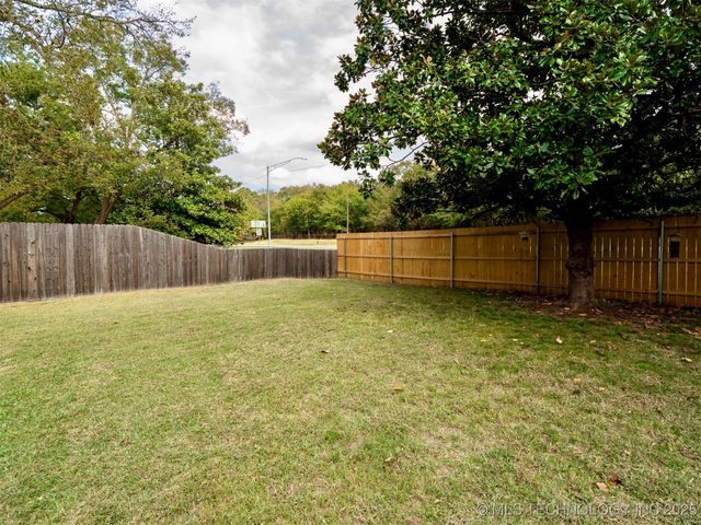 101 Park Drive, Madill, OK 73446