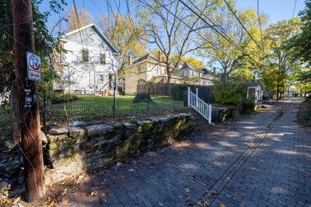 217 E Oakland Avenue, Columbus, OH 43201