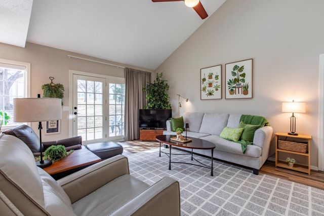 2806 Riverwood Lane NW, Rochester, MN 55901