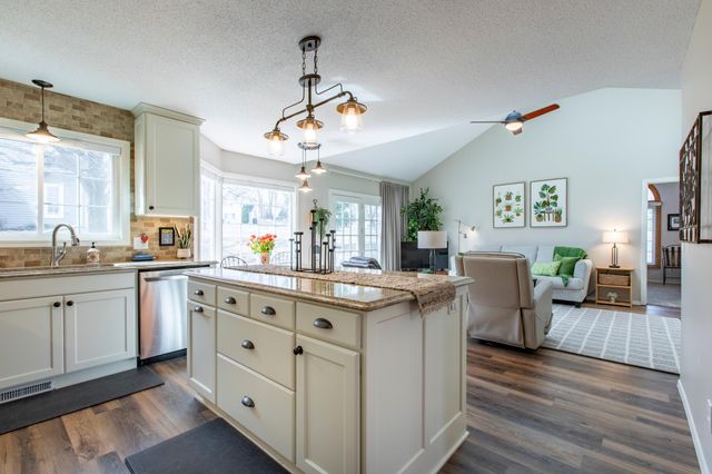 2806 Riverwood Lane NW, Rochester, MN 55901