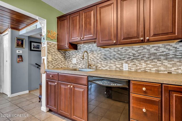 442 Mohawk Drive, Brick, NJ 08723