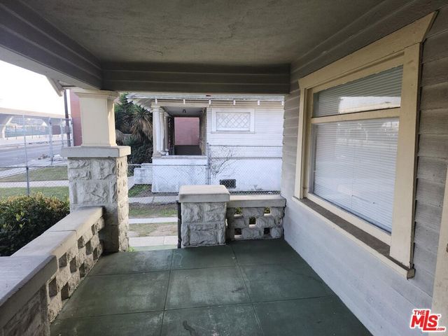 4305 S Flower Street, Los Angeles, CA 90037