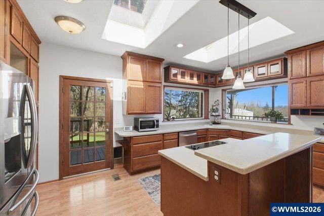 38597 Shady Oak Rd NE, Albany, OR 97322