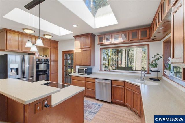 38597 Shady Oak Rd NE, Albany, OR 97322